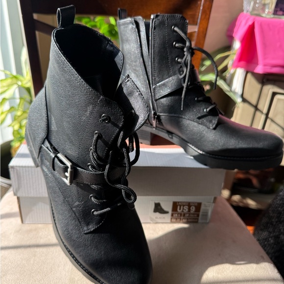 NATURALIZER Women’s Boots Black - Picture 3 of 8